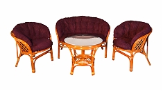 Багама с диваном и полными подушками